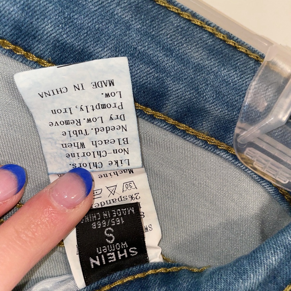 Jeans - Picture 2 of 3